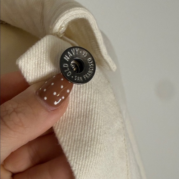 Old Navy Women's Utility Jacket in Cream - Picture 3 of 5
